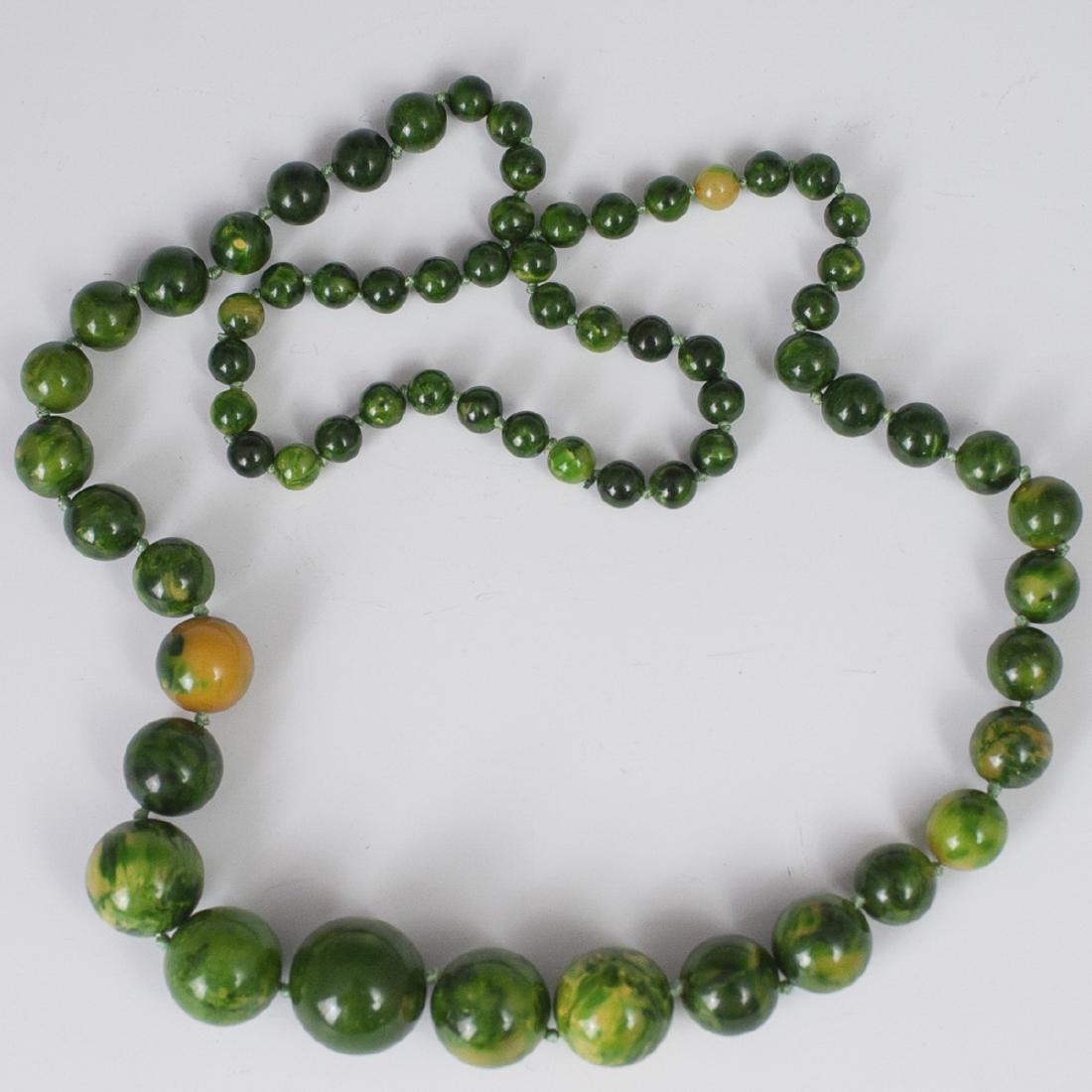 Vintage Bakelite Beaded Necklace (1 of 4)