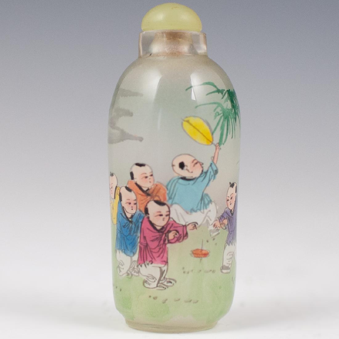 Chinese Reverse Painted Glass Snuff Bottle (1 of 2)