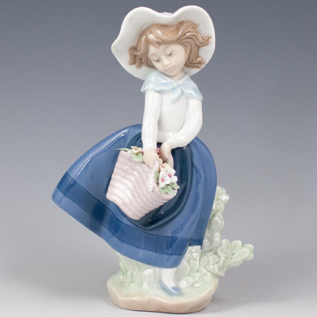 Lladro "Pretty Pickings" Figurine (1 of 3)
