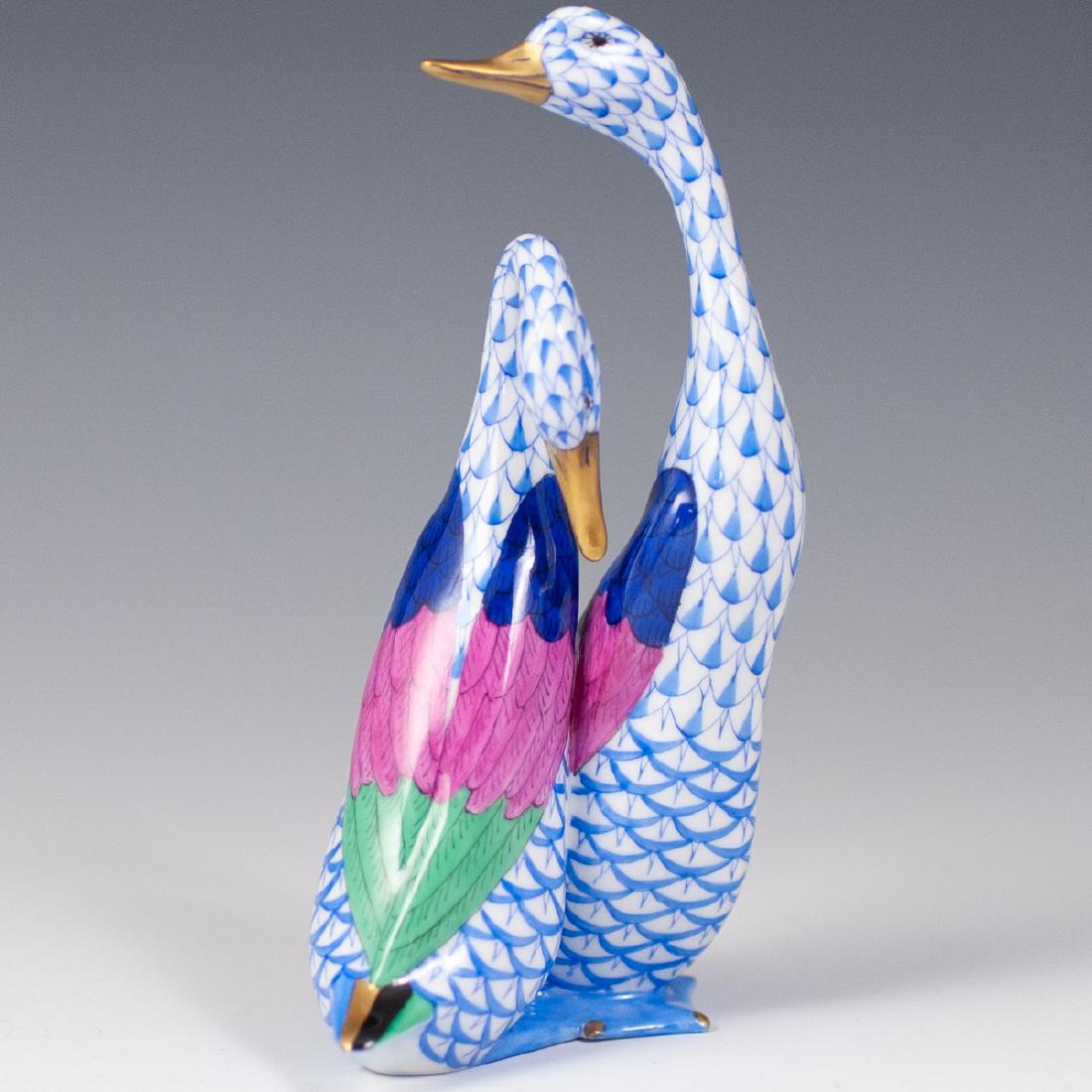 Herend Porcelain Fishnet Double Swan Figurine (1 of 4)