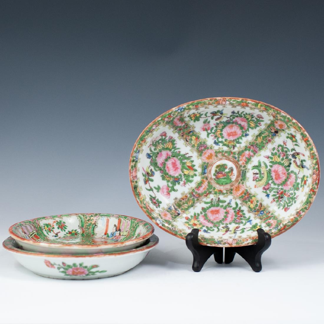 3 Stackable Chinese Rose Medallion Porcelain Oval (1 of 4)