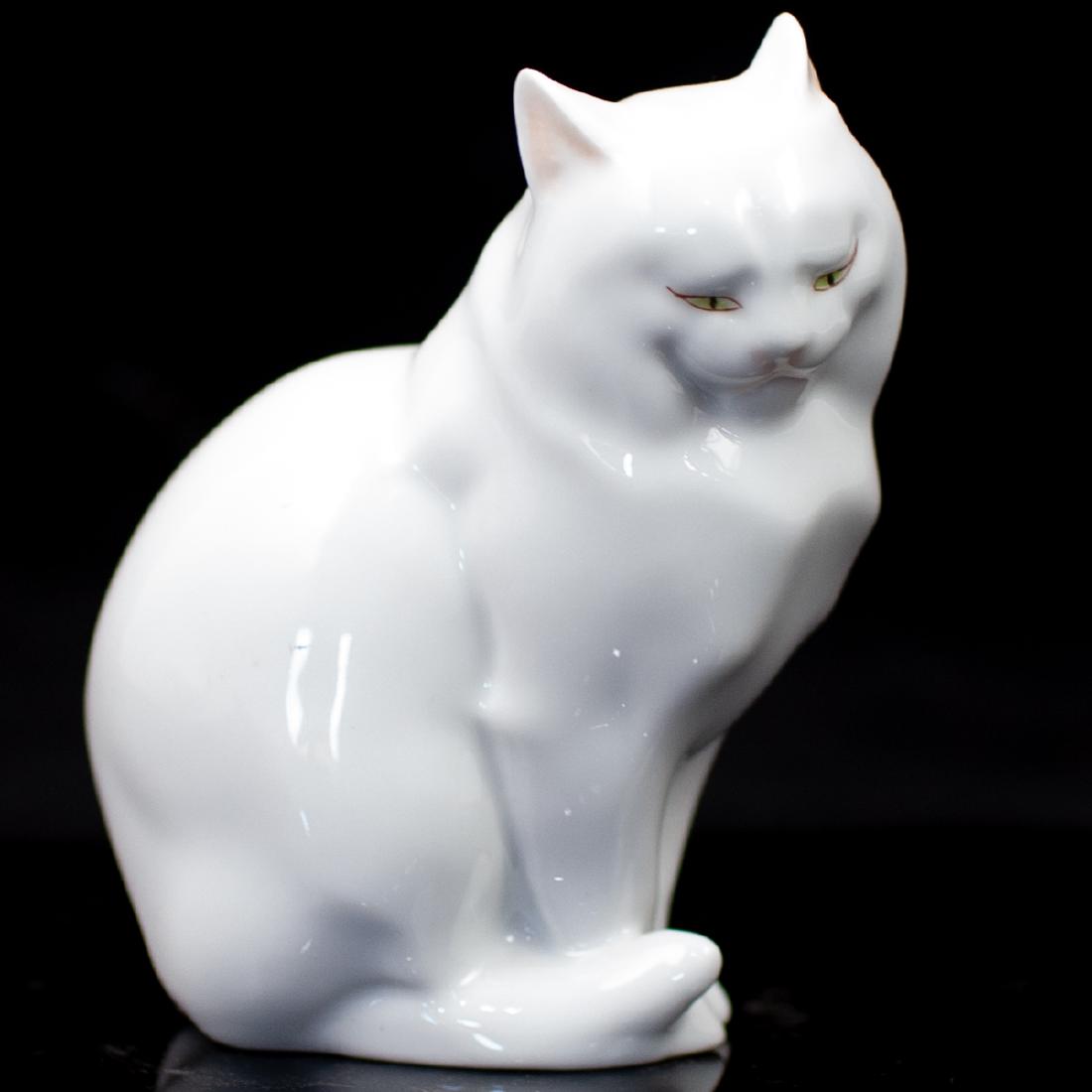 Herend White Porcelain Cat