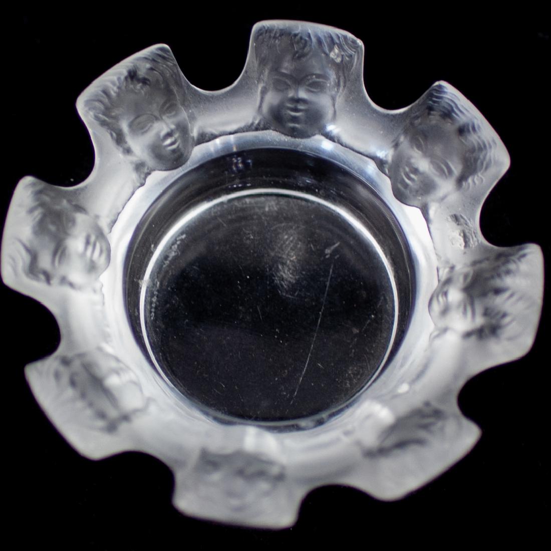 Lalique Saint Nicholas Cigar Ashtray (1 of 3)