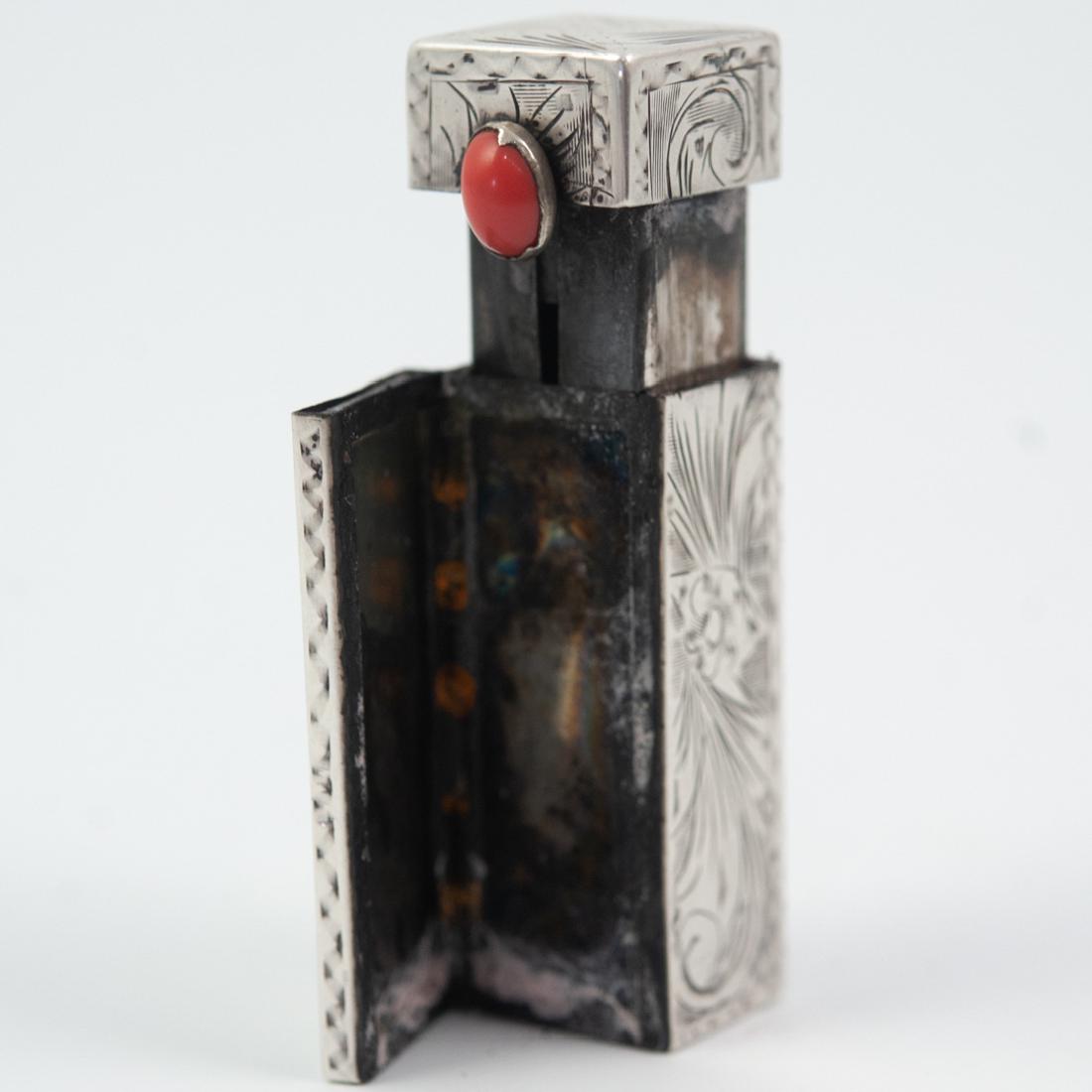 Silver Lipstick Holder Case (1 of 4)