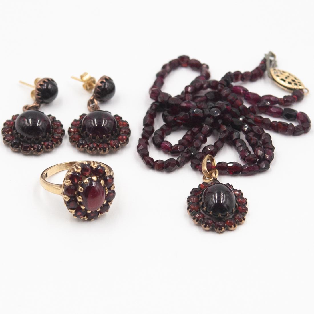 (4 Pc) Gold and Garnet Jewelry Set (1 of 6)