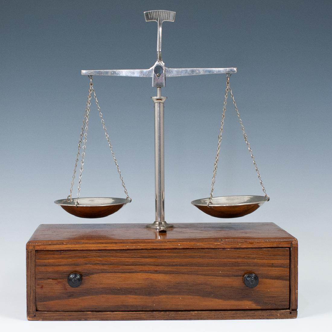 Vintage Apothecary Balance Scale (1 of 5)