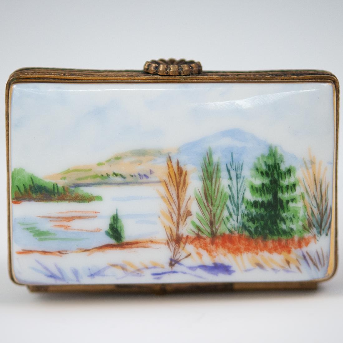 La Gloriette Limoges Peint Main Trinket Box (1 of 3)