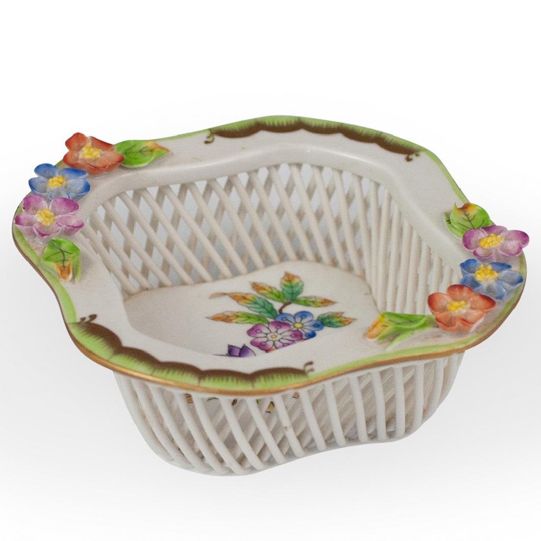 Herend "Queen Elizabeth" Reticulated Bowl (1 of 4)