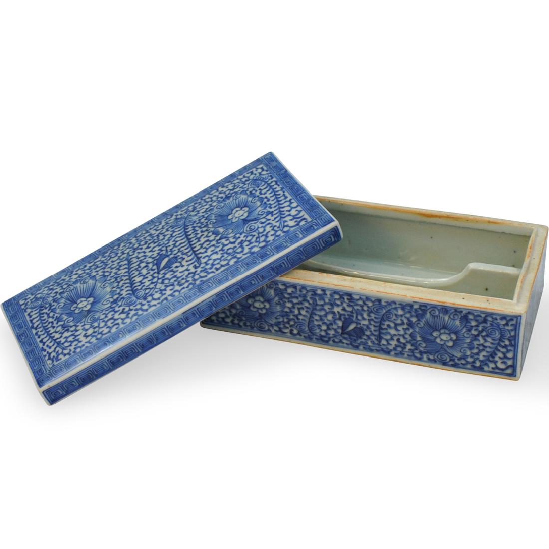 Chinese Blue And White Covered Box (1 of 5)