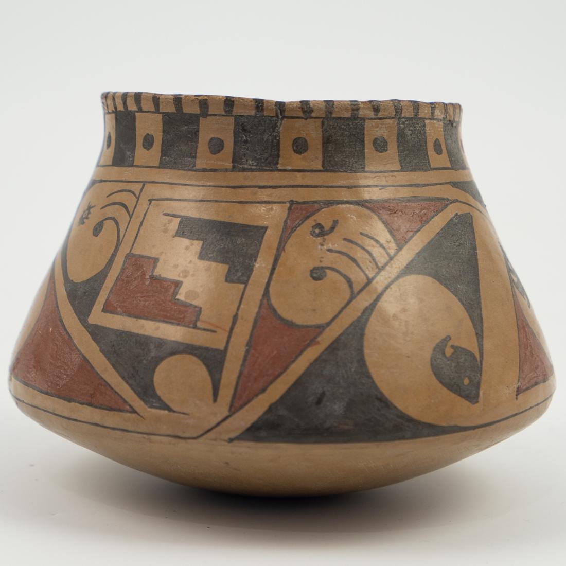 Ceramic Native American Pot (1 of 3)