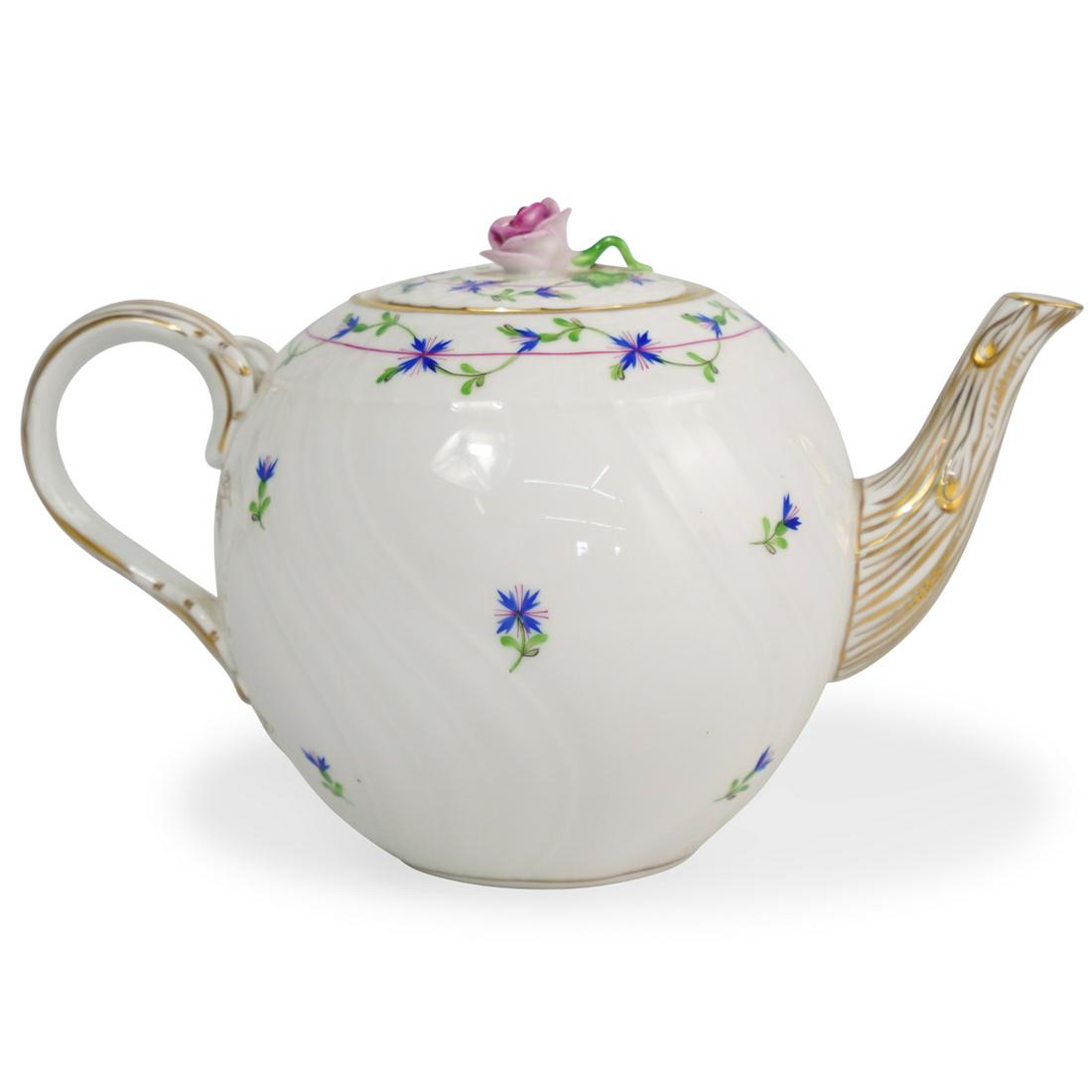 Herend Porcelain "Blue Garland" Teapot (1 of 5)