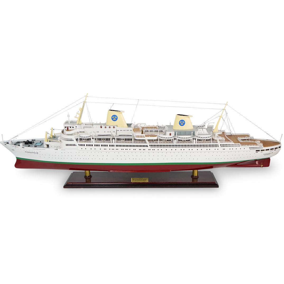 Kungsholm Handcrafted Model Ship (1 of 6)