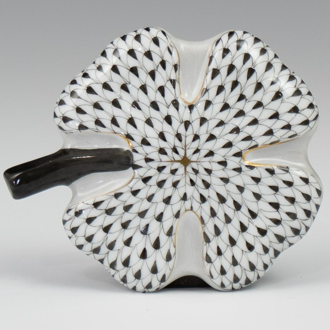 Herend Fishnet Clover Leaf (1 of 2)