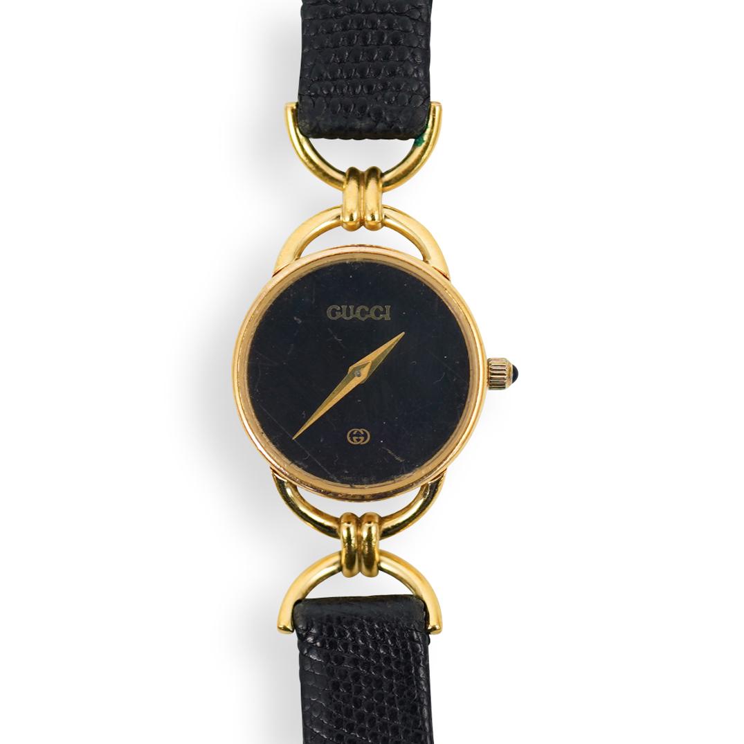 Women's Gucci Watch (1 of 6)