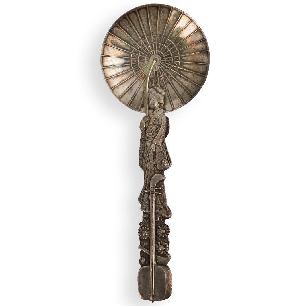 Japanese Sterling Figural Tea Caddy Spoon (1 of 3)