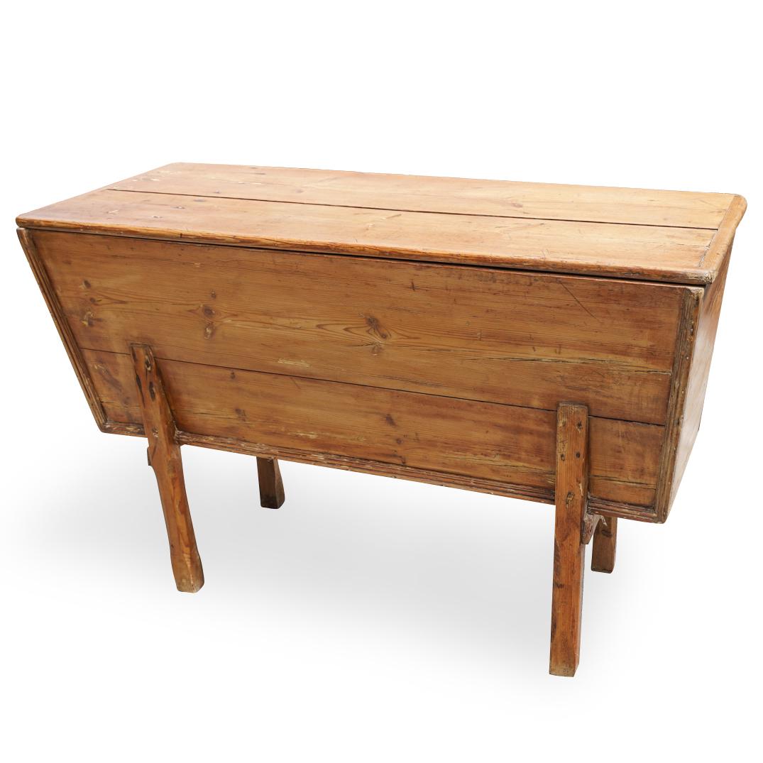 19th Cent. French Dough Bin in Pine (1 of 8)