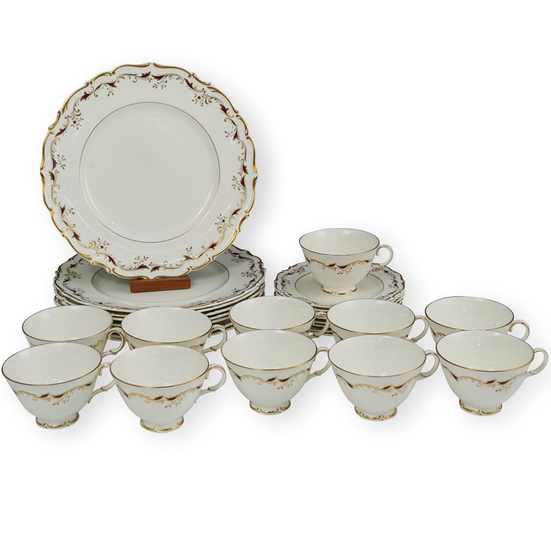 (28 Pc) Royal Doulton "Strasbourg" Tea Service (1 of 7)