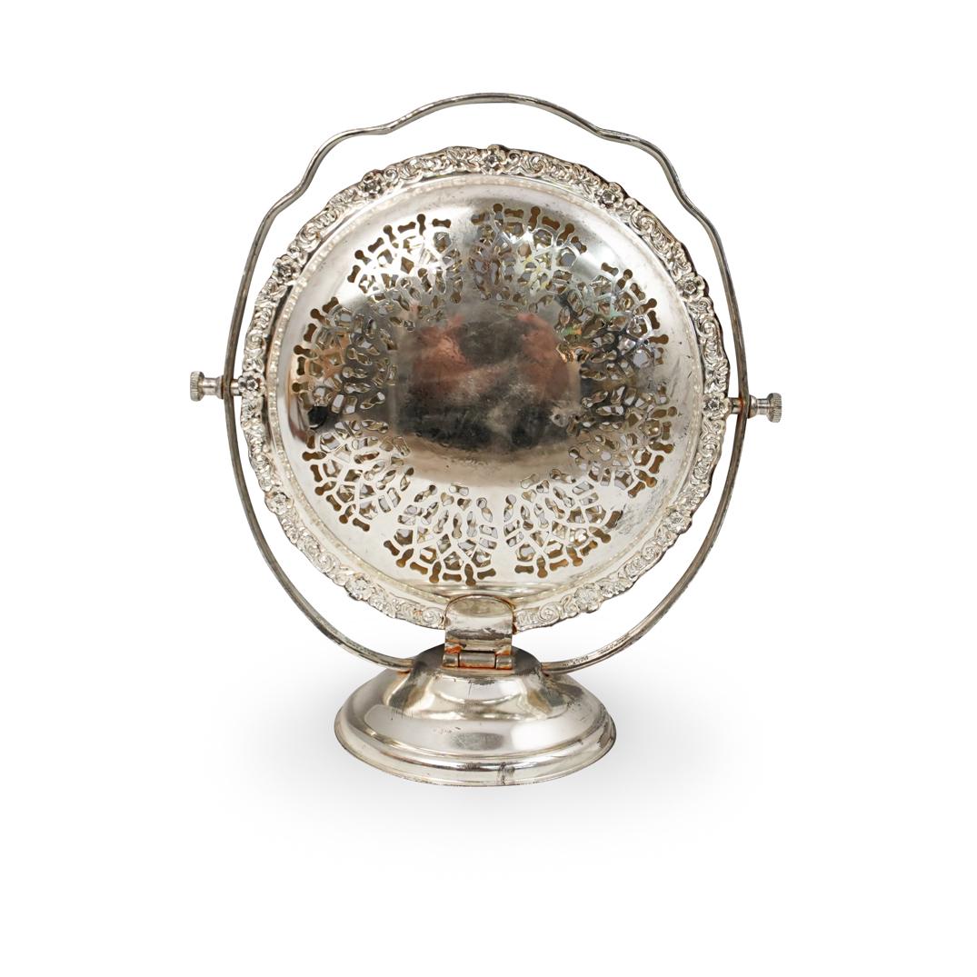 Queen Anne Silver Plated Cake Stand (1 of 8)