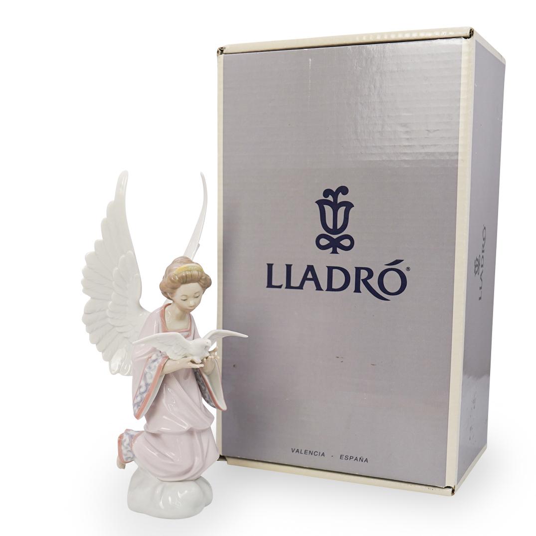 Lladro " Angel of Peace" Porcelain Figurine #6131 (1 of 6)