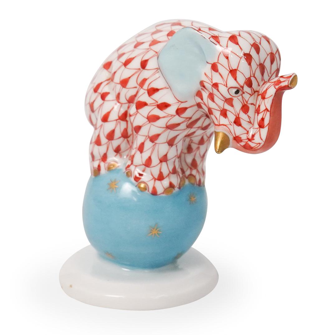 Miniature Herend Fishnet Elephant On Ball (1 of 4)