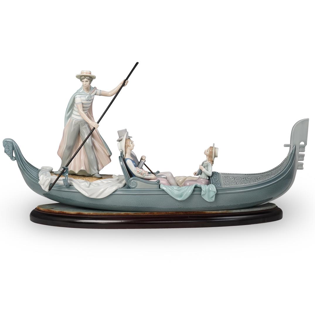 Lladro "In The Gondola" Porcelain Sculpture (1 of 6)