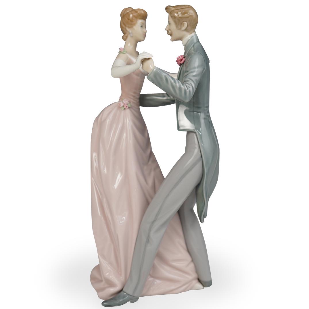 Lladro "Anniversary" Figurine (1 of 9)