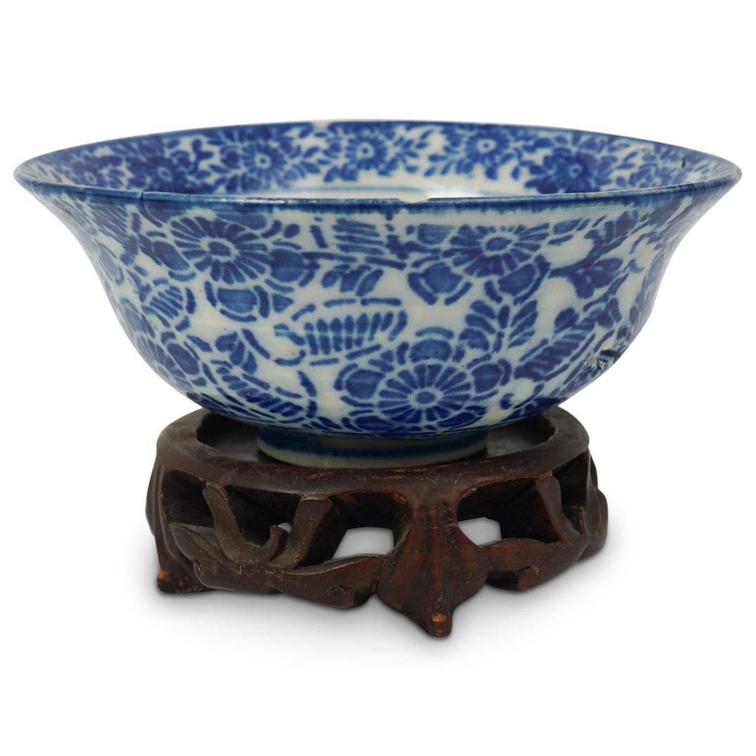 Antique Chinese Porcelain Blue & White Bowl (1 of 5)