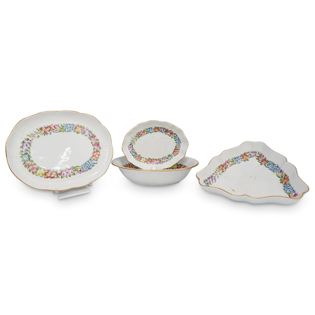 ( 4 Pcs) Herend Porcelain " Garland" Serving Plates (1 of 5)