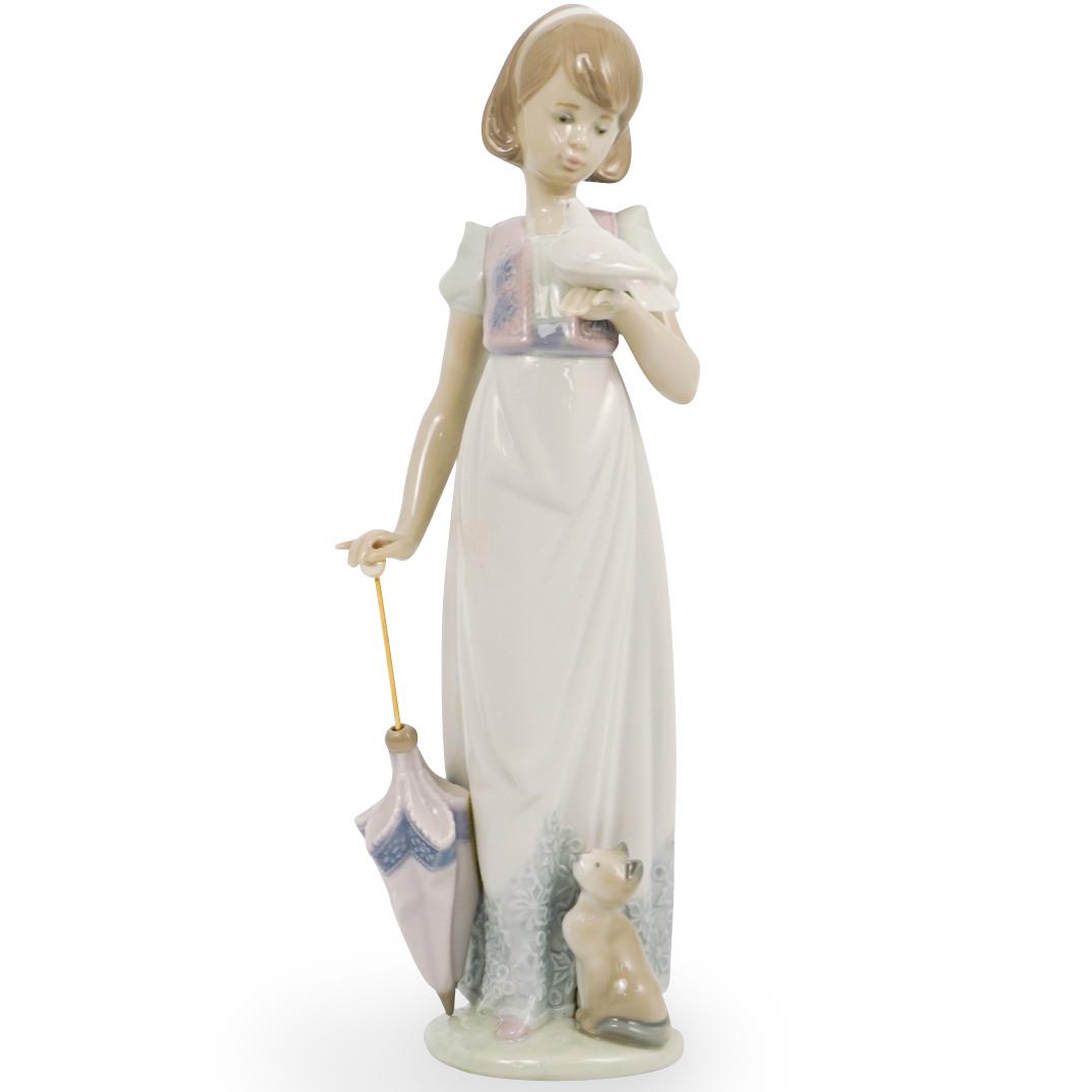 Lladro "Summer Stroll" Figurine (1 of 6)