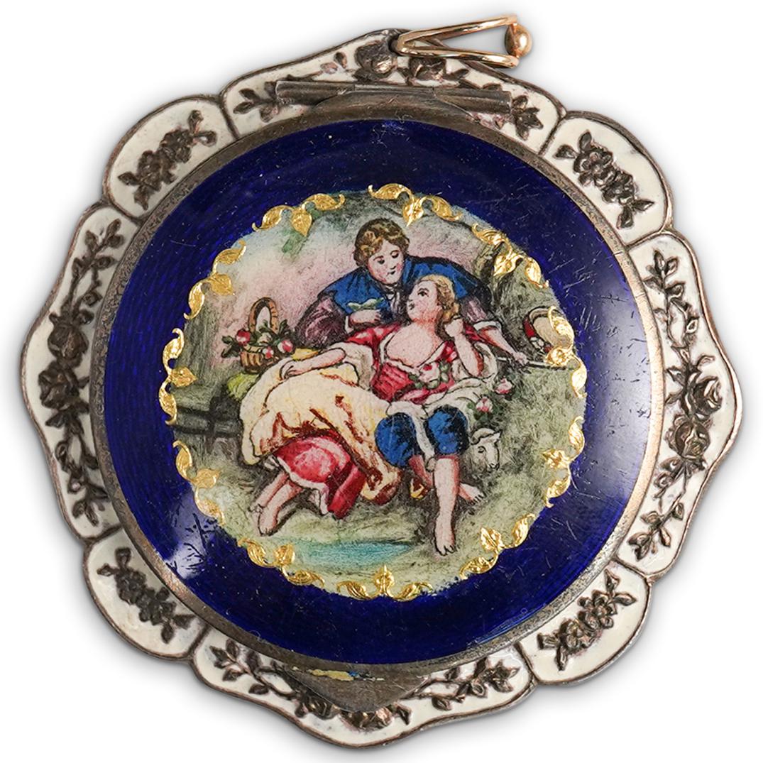 Austrian Guilloche Sterling Compact Case (1 of 3)