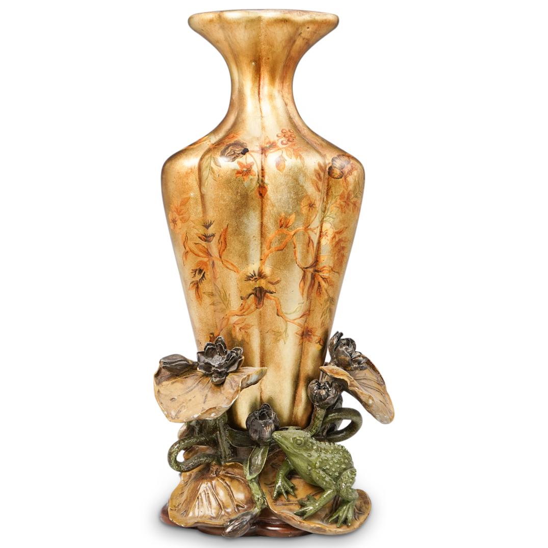 Henry Dai Lilly Pad Frog Vase (1 of 5)