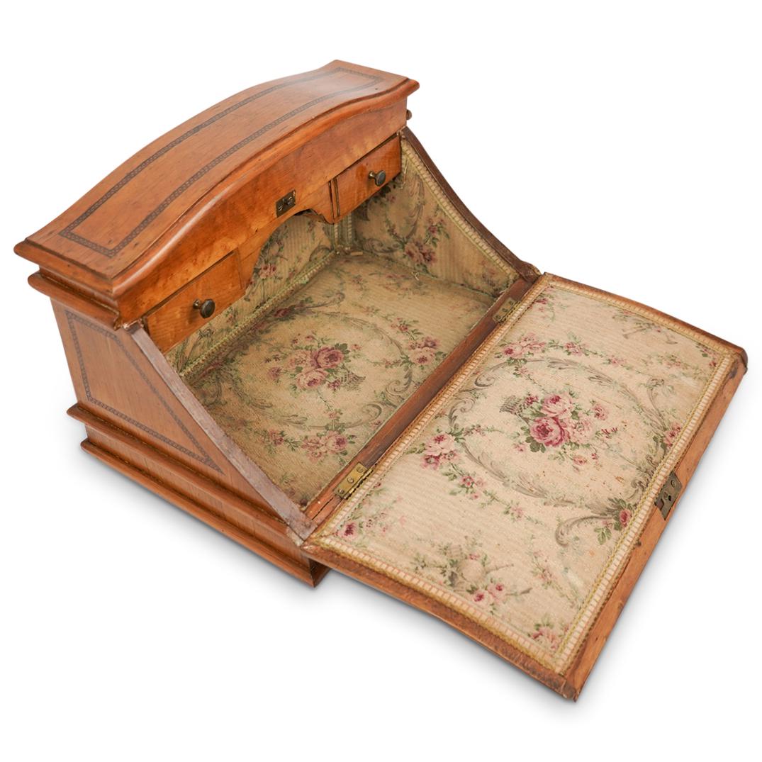 Victorian Ladies Travel Desk (1 of 8)