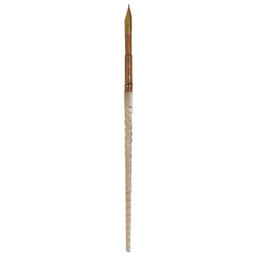 Aiken Lambert Pearl Dip Pen: DESCRIPTION: A antique Aiken and lambert fountain pen decorated with a spiral incised pearl handle, finished with brass nib. Comes with original box. CIRCA: Early-Mid 20th Century. ORIGIN: USA DIMENSI