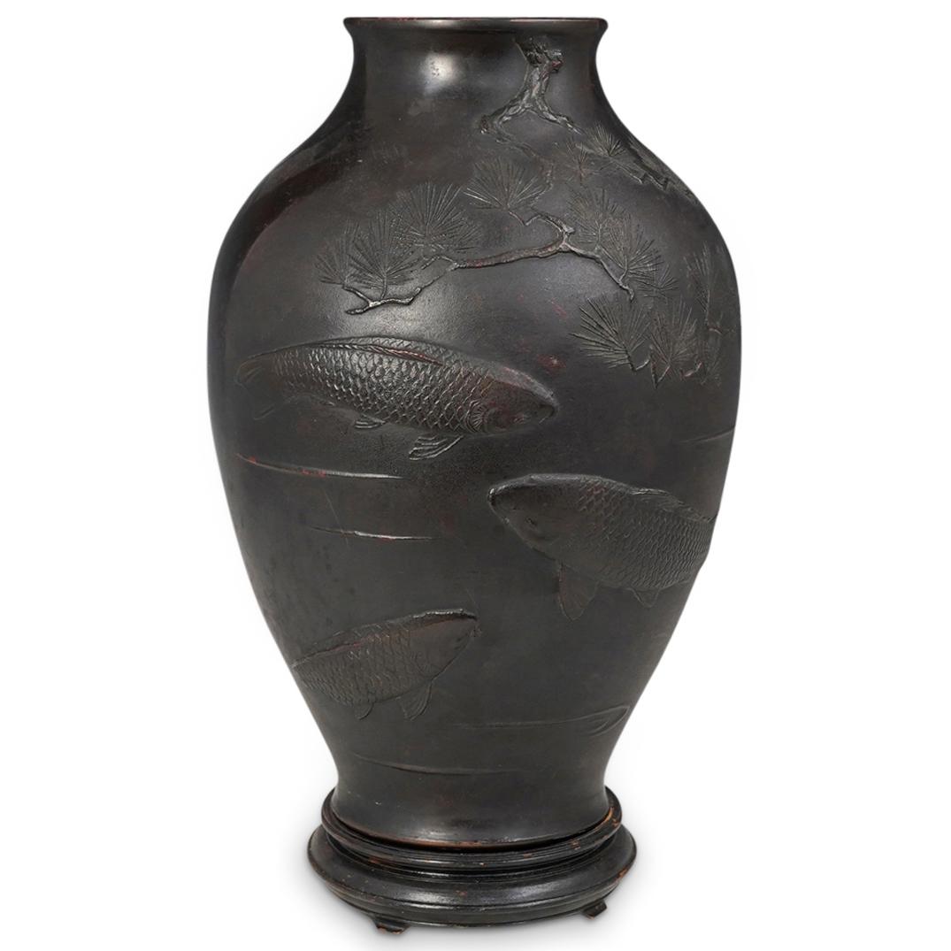 Japanese Bronze Vase (1 of 7)
