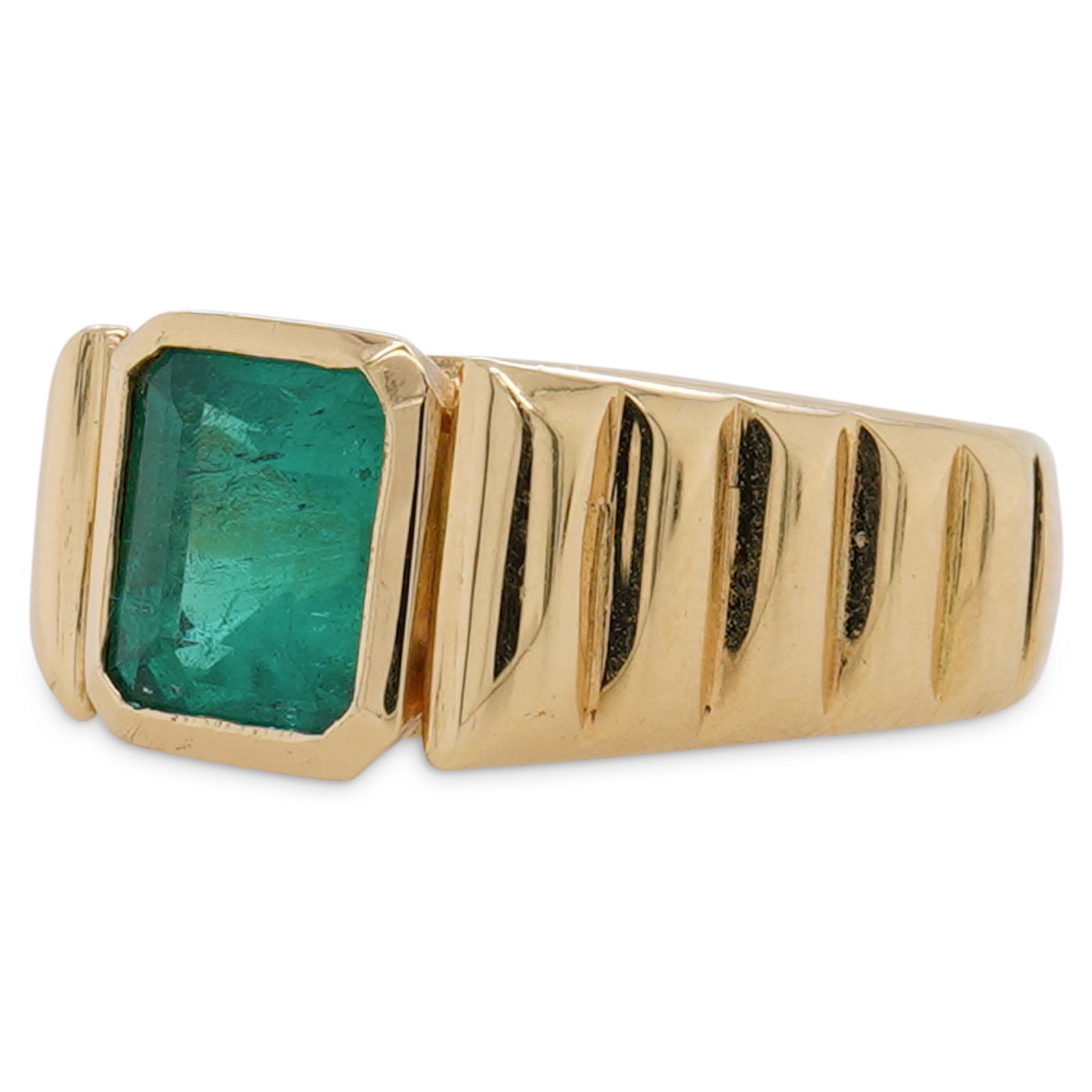 18k Gold and Emerald Ring (1 of 5)