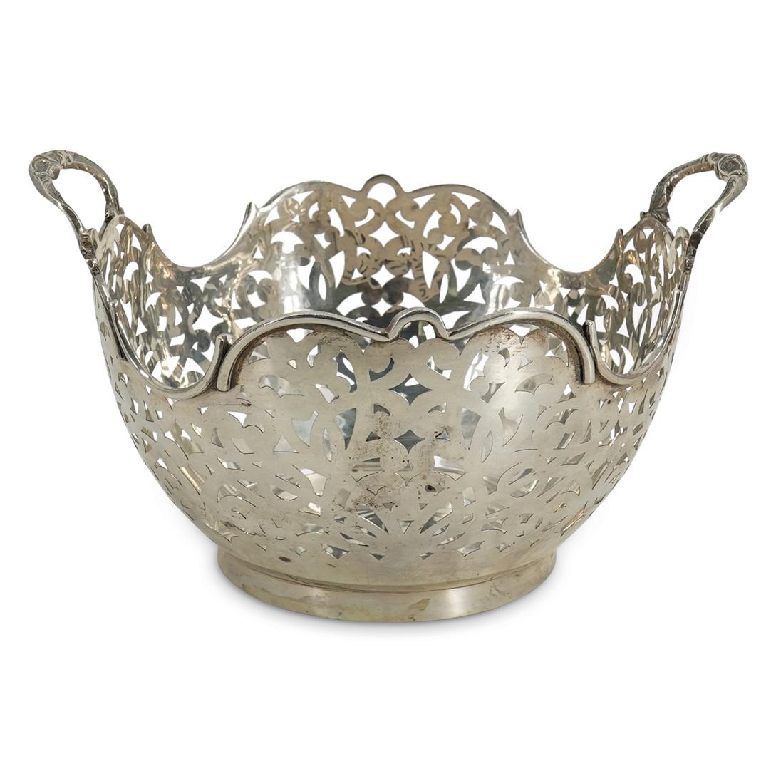 South American 900 Silver Handled Basket (1 of 4)