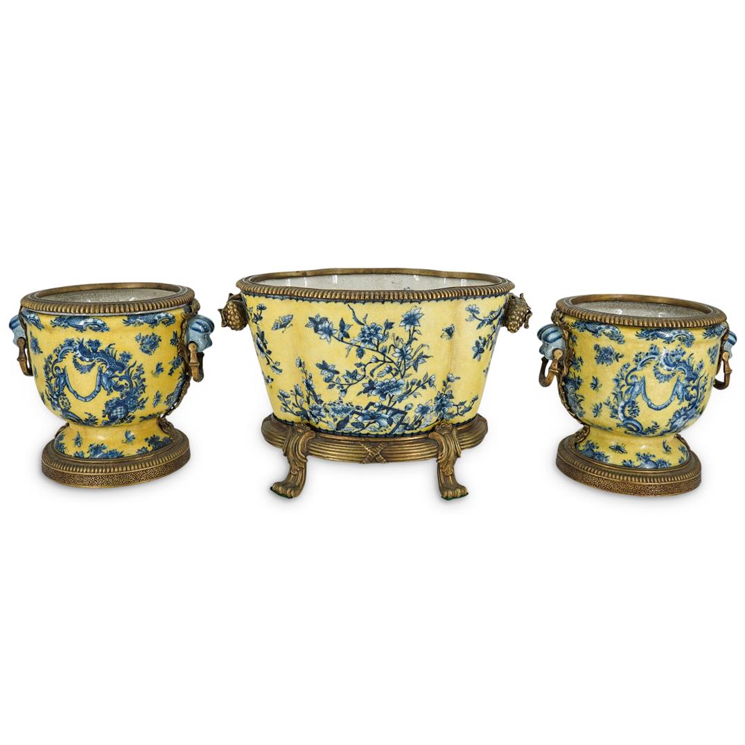 (3 Pc) Chinese "United Wilson" Porcelain Jardiniere Set (1 of 16)