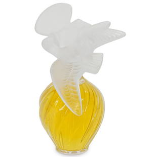 Nina Ricci L'Air Du Temps Factice Perfume Bottle: DESCRIPTION: A vintage display Nina Ricci L'Air Du Temps factice dummy perfume bottle with a stopper shaped as pair of dove birds. (Ref. P20) CIRCA: 20th Century. DIMENSIONS: H: 8" W: 6 1/2". Have a s