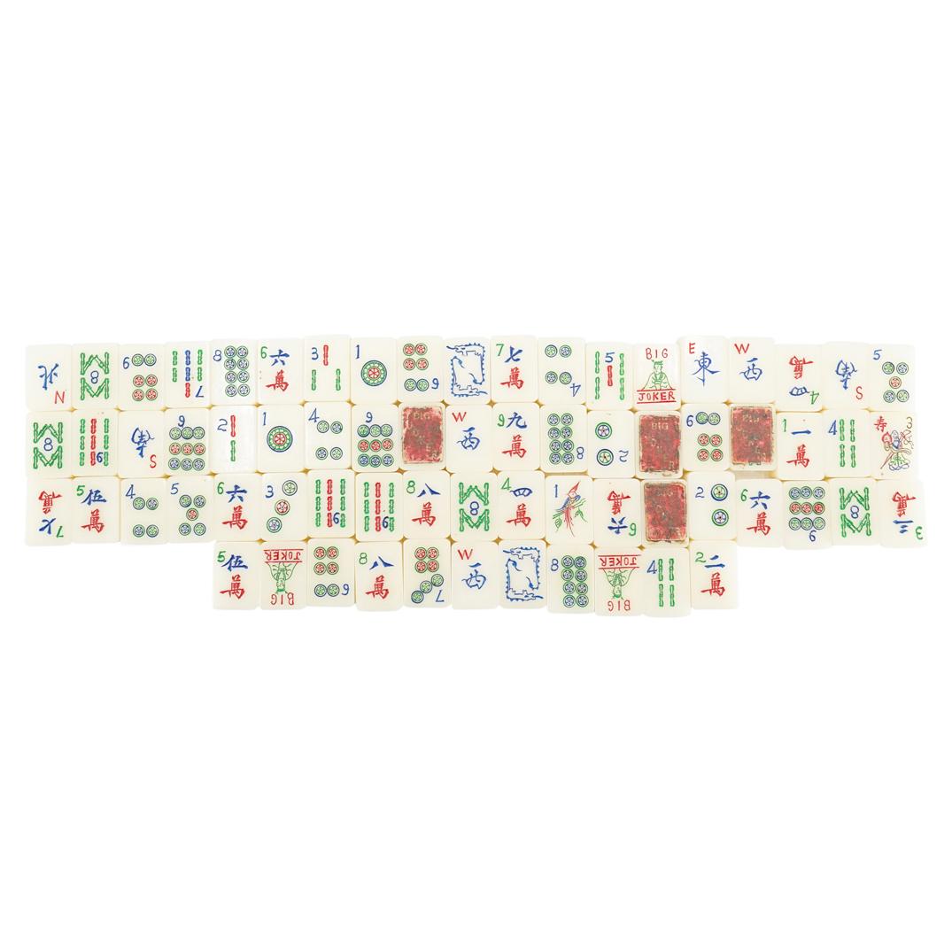 Vintage Mahjong Set In Case (1 of 6)