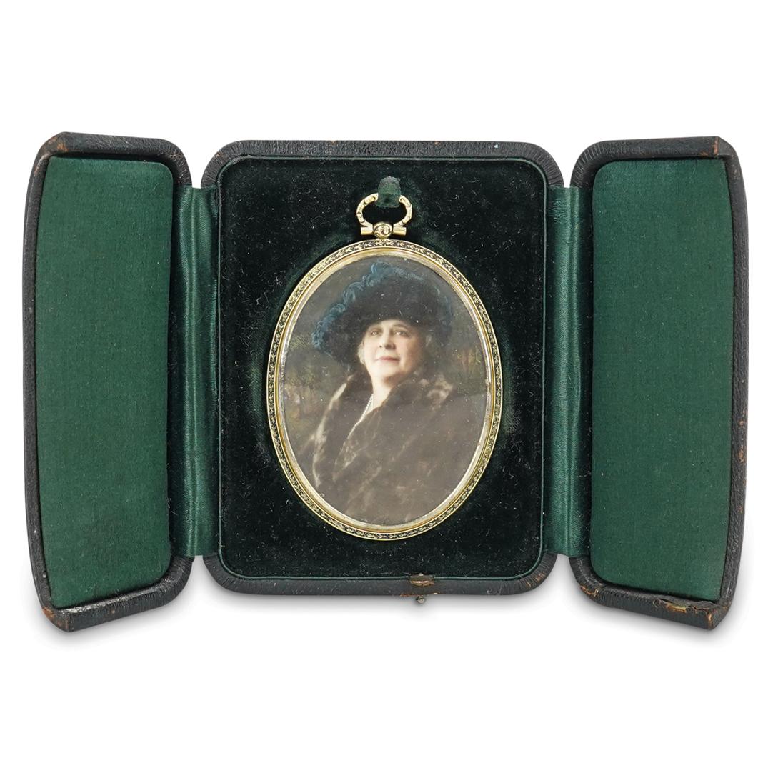 Victorian Painted Porcelain Portrait W/ Travel Portable Case (1 of 4)