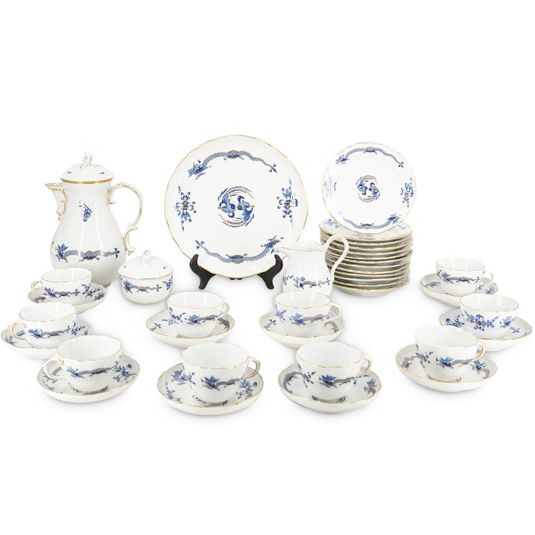 (42Pc) Meissen "Blue Court Dragon" Porcelain Service Set (1 of 10)