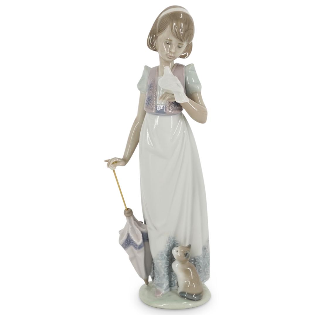 Lladro Collectors Society 1991 "Summer Stroll" Figurine (1 of 6)
