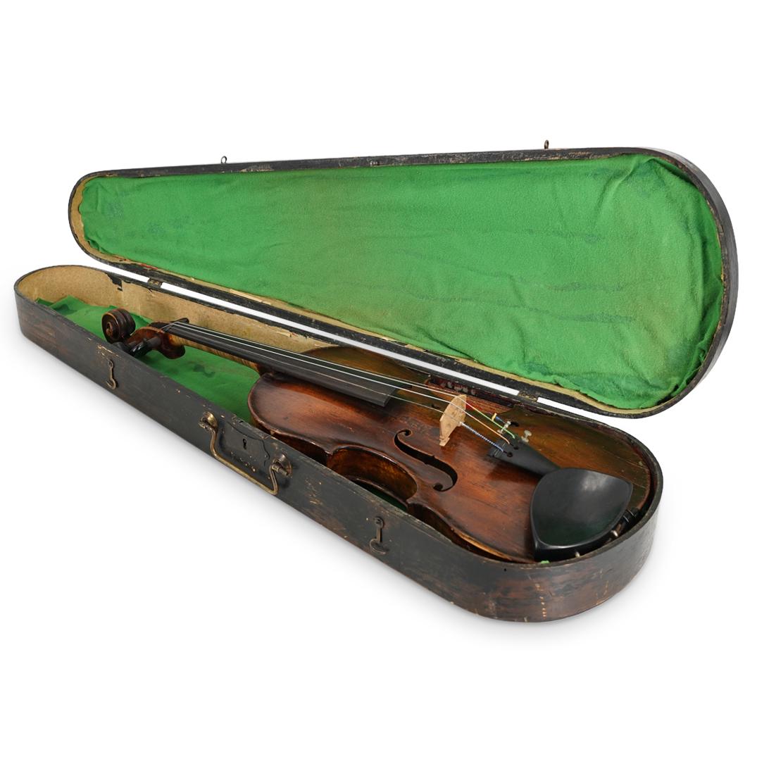 Antique Unlabeled Violin (1 of 10)