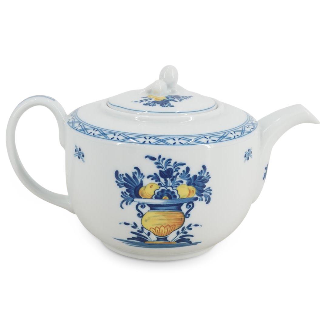 Portuguese Vista Alegre Viana Porcelain Teapot (1 of 6)