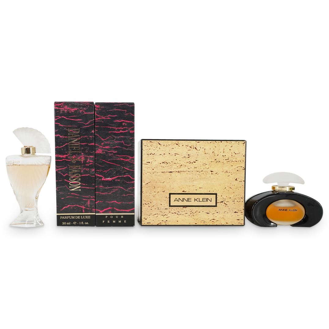 (2 Pc) Perfume Bottles W/ Display Box (1 of 5)