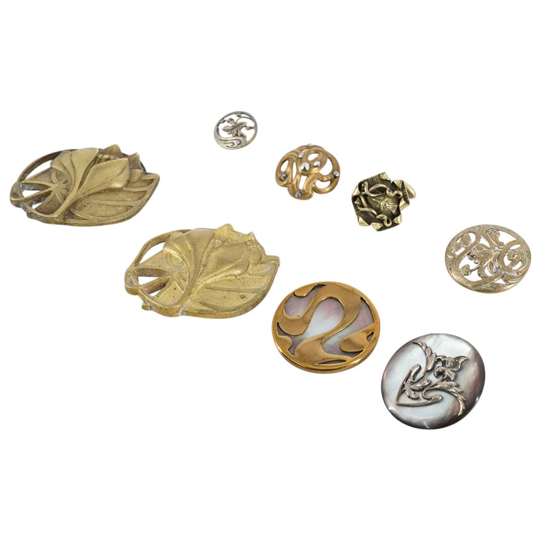 (8 Pc) Art Nouveau Buttons, Gilt Brass And Silver Tone (1 of 8)