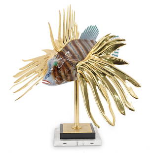 Oggetti Mangani Lionfish Porcelain Sculpture: DESCRIPTION: Large Hollywood Regency tropical fish sculpture by Oggetti Mangani. Crafted of fine quality Italian porcelain with gold gilt metal fins. Mounted to a gold finished base. Oggetti label on