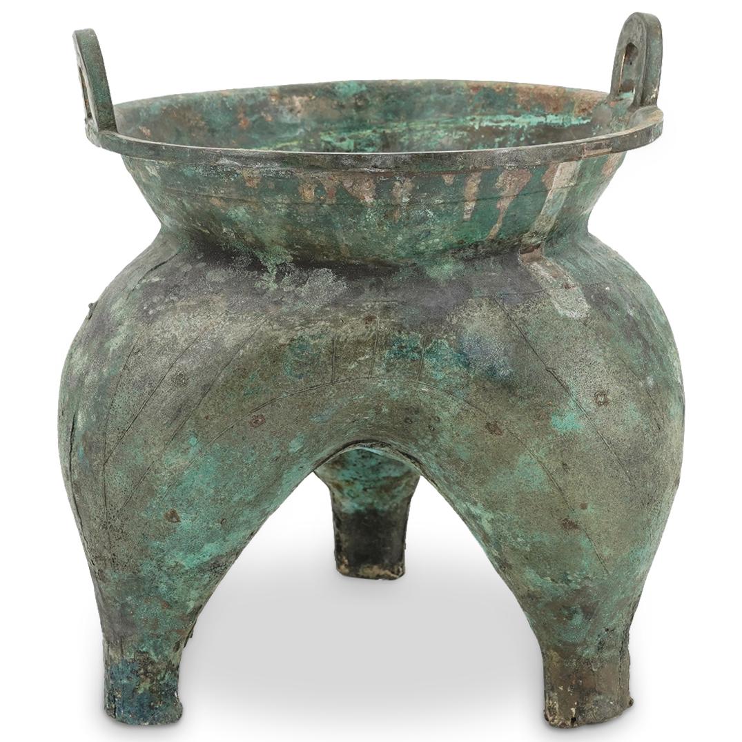 Ancient Chinese Shang Period Tripod Handled Li Bronze Food Vessel (1 of 9)