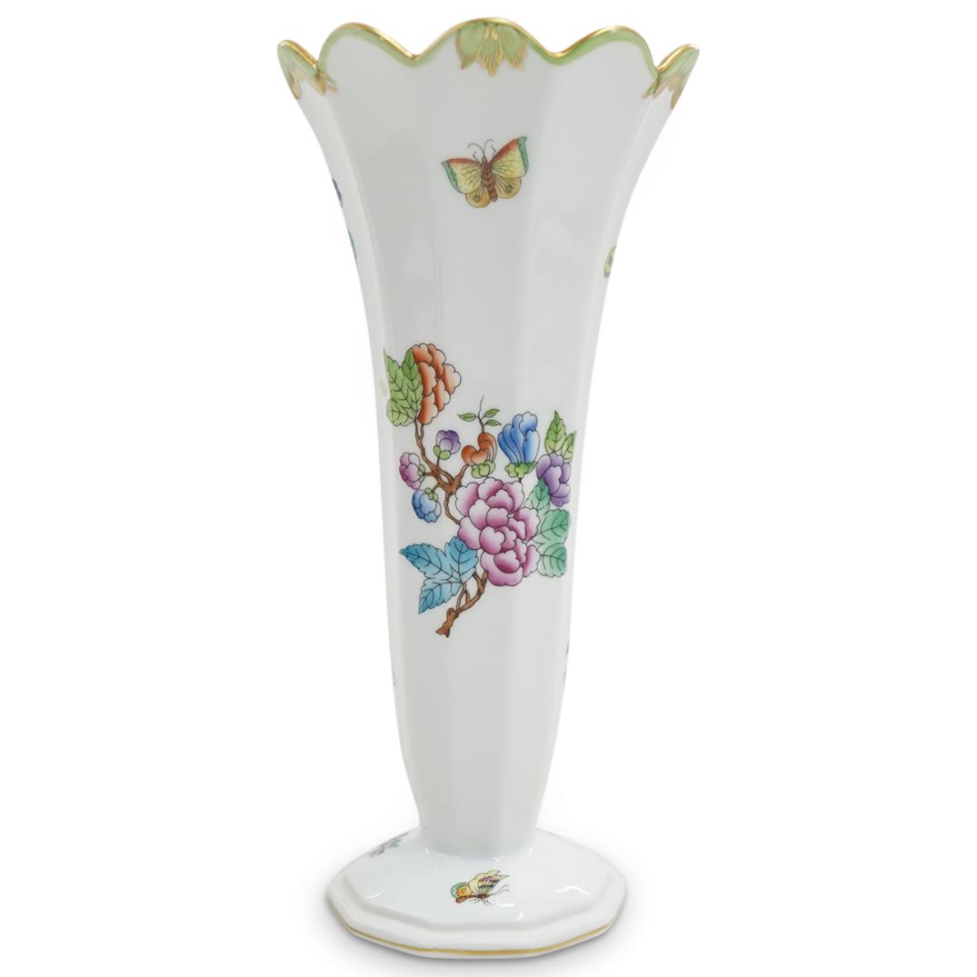 Herend Porcelain Queen Victoria 8" Scalloped Vase (1 of 5)