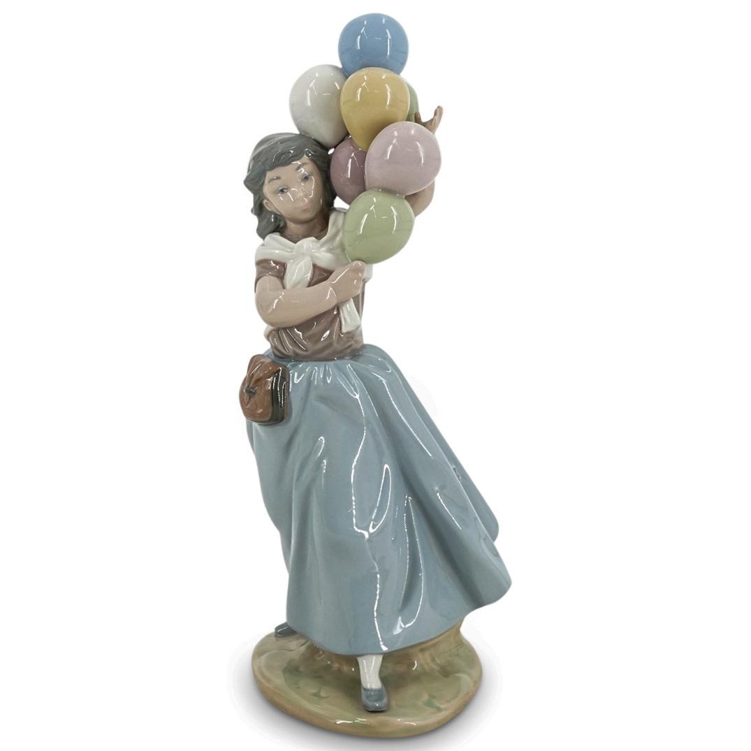 Lladro Porcelain "Balloon Seller" Figurine (1 of 7)